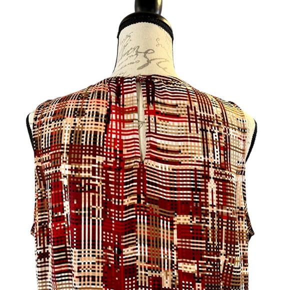 WHBM Shell with Ruffle Detail - L - Picture 4 of 6